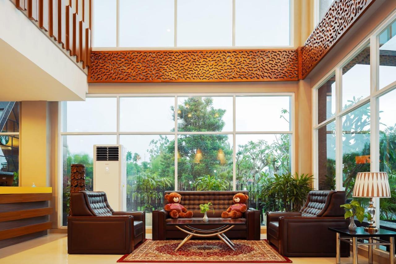 Ramada By Wyndham Yogyakarta Hotel Sleman  Exterior photo