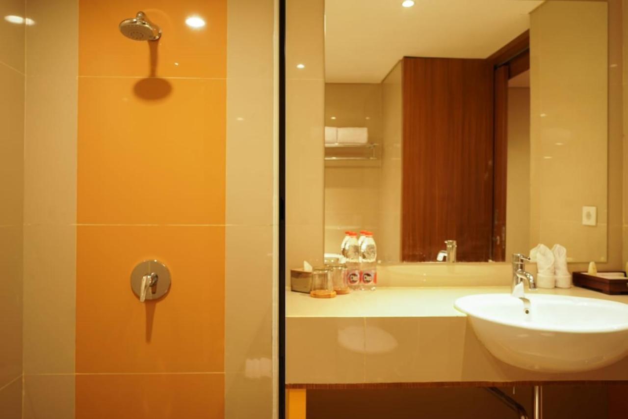 Ramada By Wyndham Yogyakarta Hotel Sleman  Exterior photo
